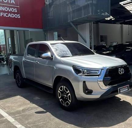 TOYOTA HILUX 2.8 D-4D TURBO DIESEL CD SRV 4X4 AUTOMÁTICO